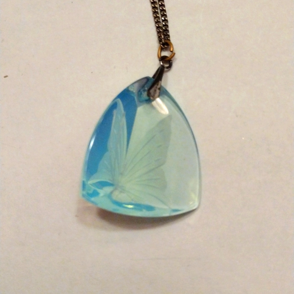 SOLD!! Vintage Hand Carved Butterfly Blue Topaz Pendant on Chain Necklace! - Picture 1 of 9